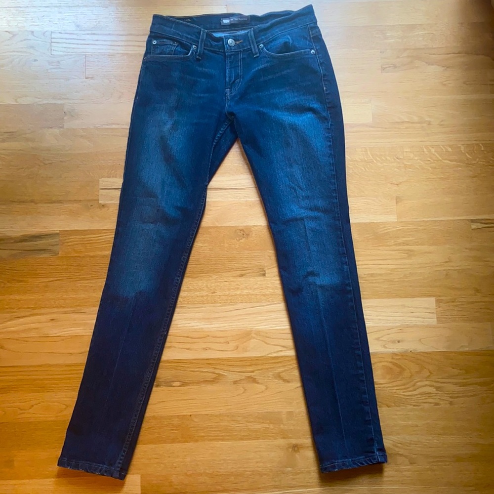 EUC Levi’s 524 Too Superlow Jeans Size 28